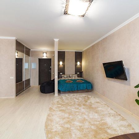 Studio Apartment On Bazhana Kiev Dış mekan fotoğraf