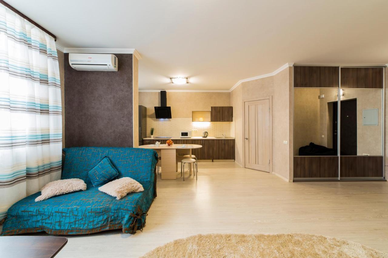Studio Apartment On Bazhana Kiev Dış mekan fotoğraf