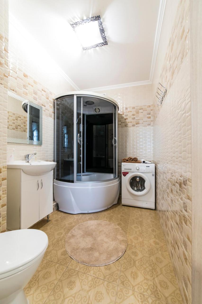 Studio Apartment On Bazhana Kiev Dış mekan fotoğraf
